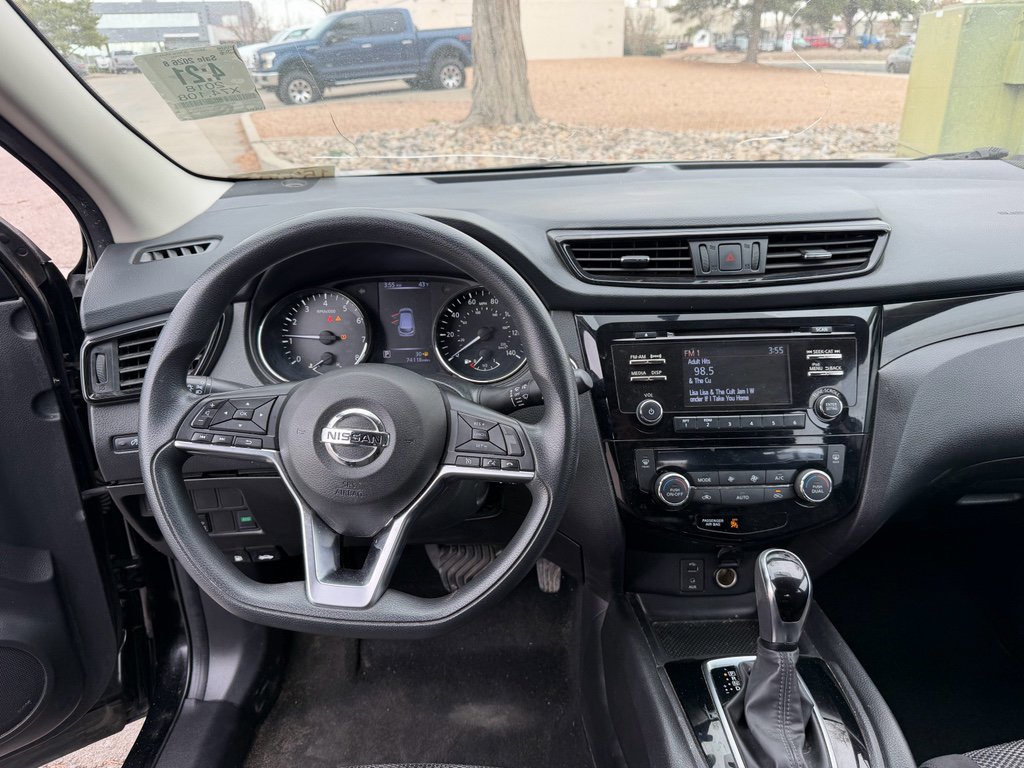 Used 2018 Nissan Rogue Sport SV image 16