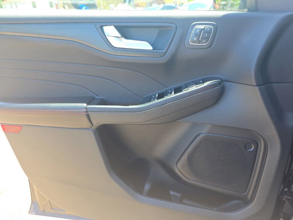 Certified 2022 Ford Escape SEL w/ SEL Stealth AWD Package image 14