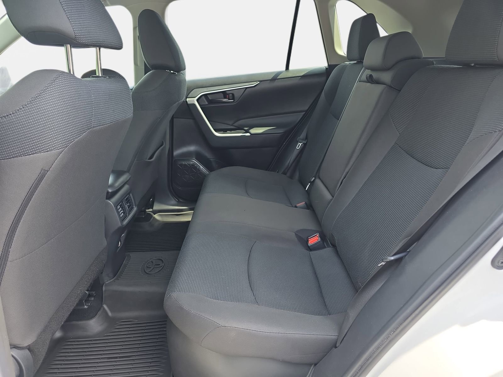 Used 2025 Toyota RAV4 LE AWD/4WD image 13
