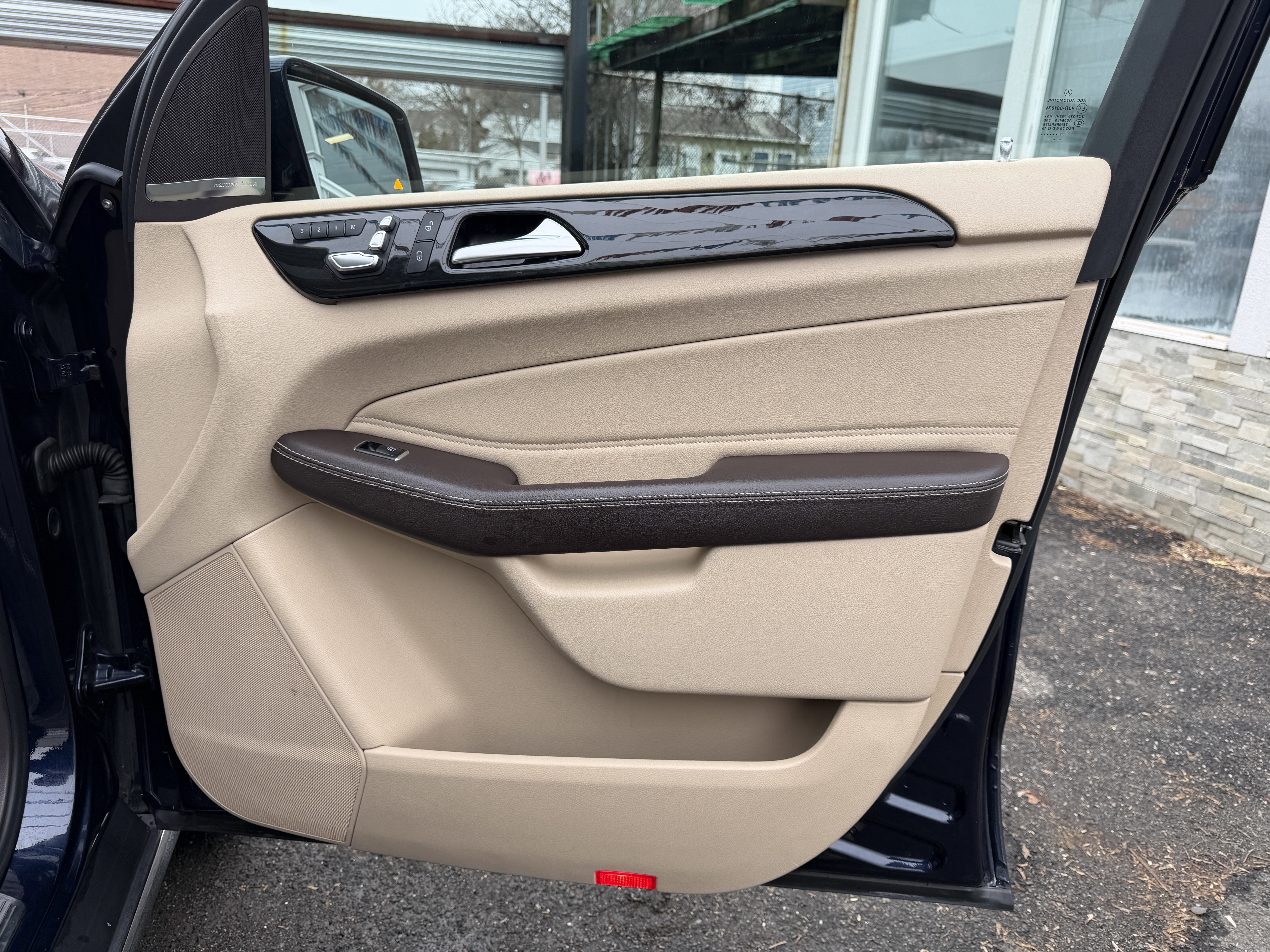 Used 2018 Mercedes-Benz GLS 450 4MATIC w/ Premium Package image 43