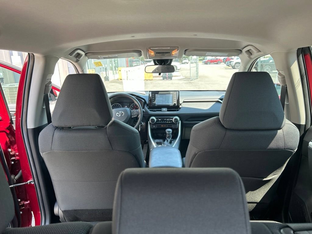 Used 2021 Toyota RAV4 LE FWD image 25