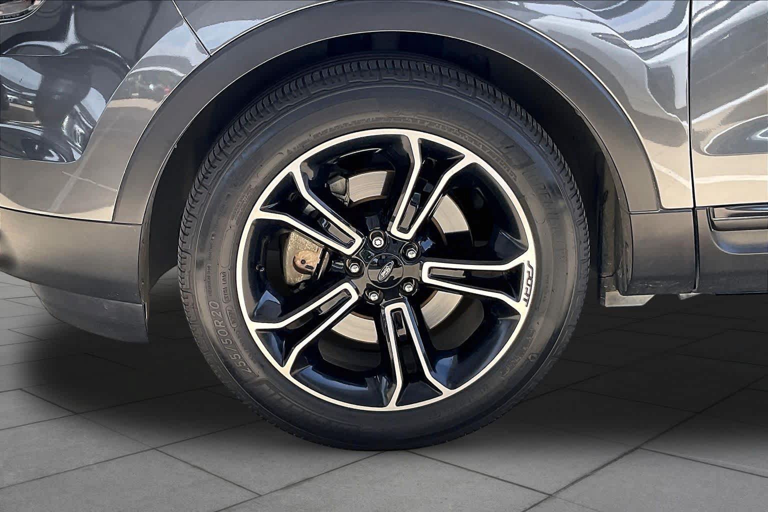 Used 2015 Ford Explorer Sport w/ Equipment Group 401A AWD/4WD image 11