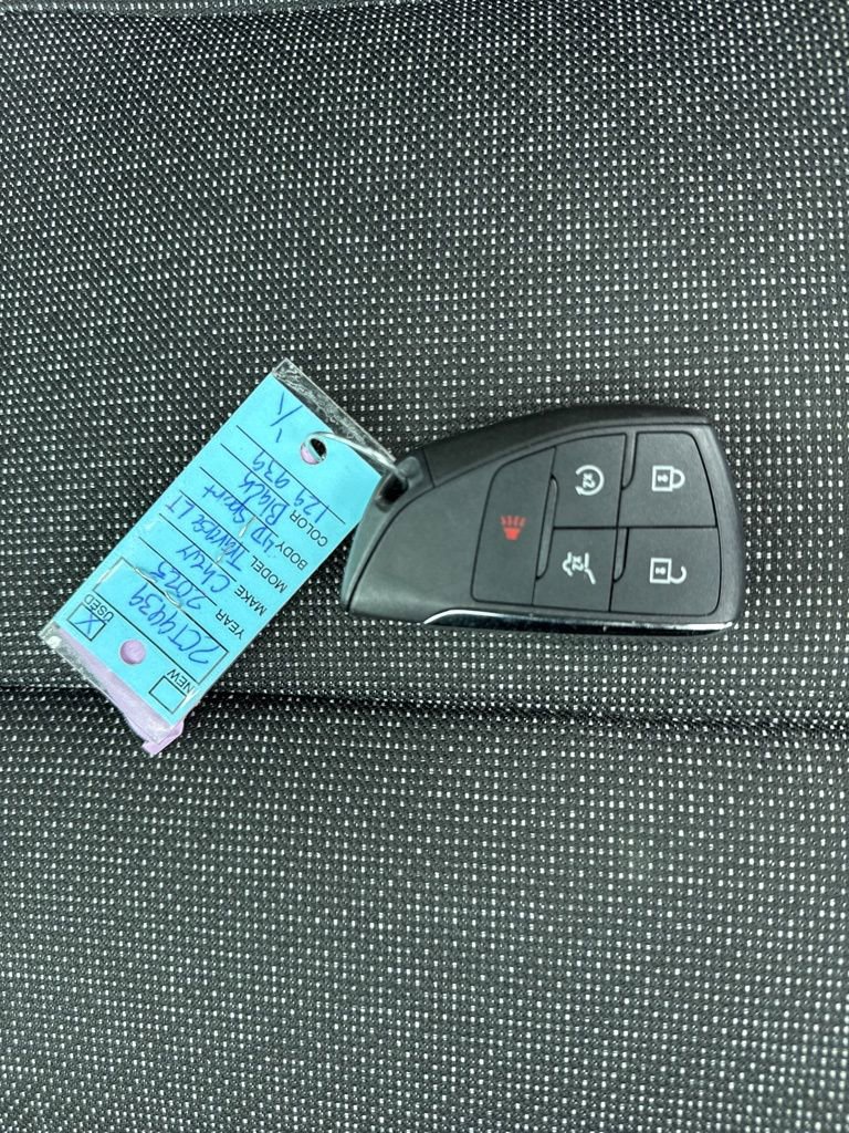 Used 2025 Chevrolet Traverse LT image 36