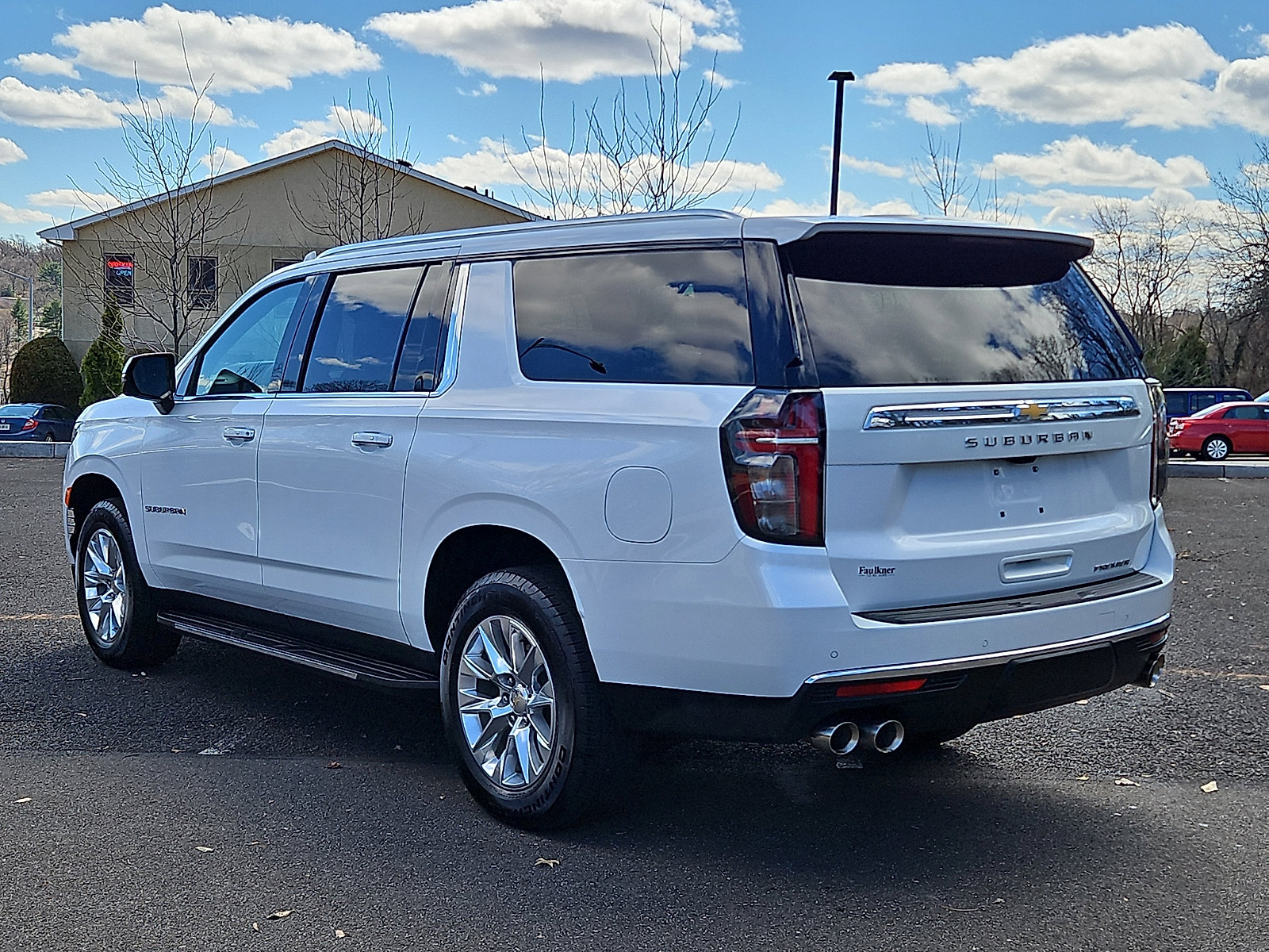 Used 2024 Chevrolet Suburban Premier w/ Premium Package image 4