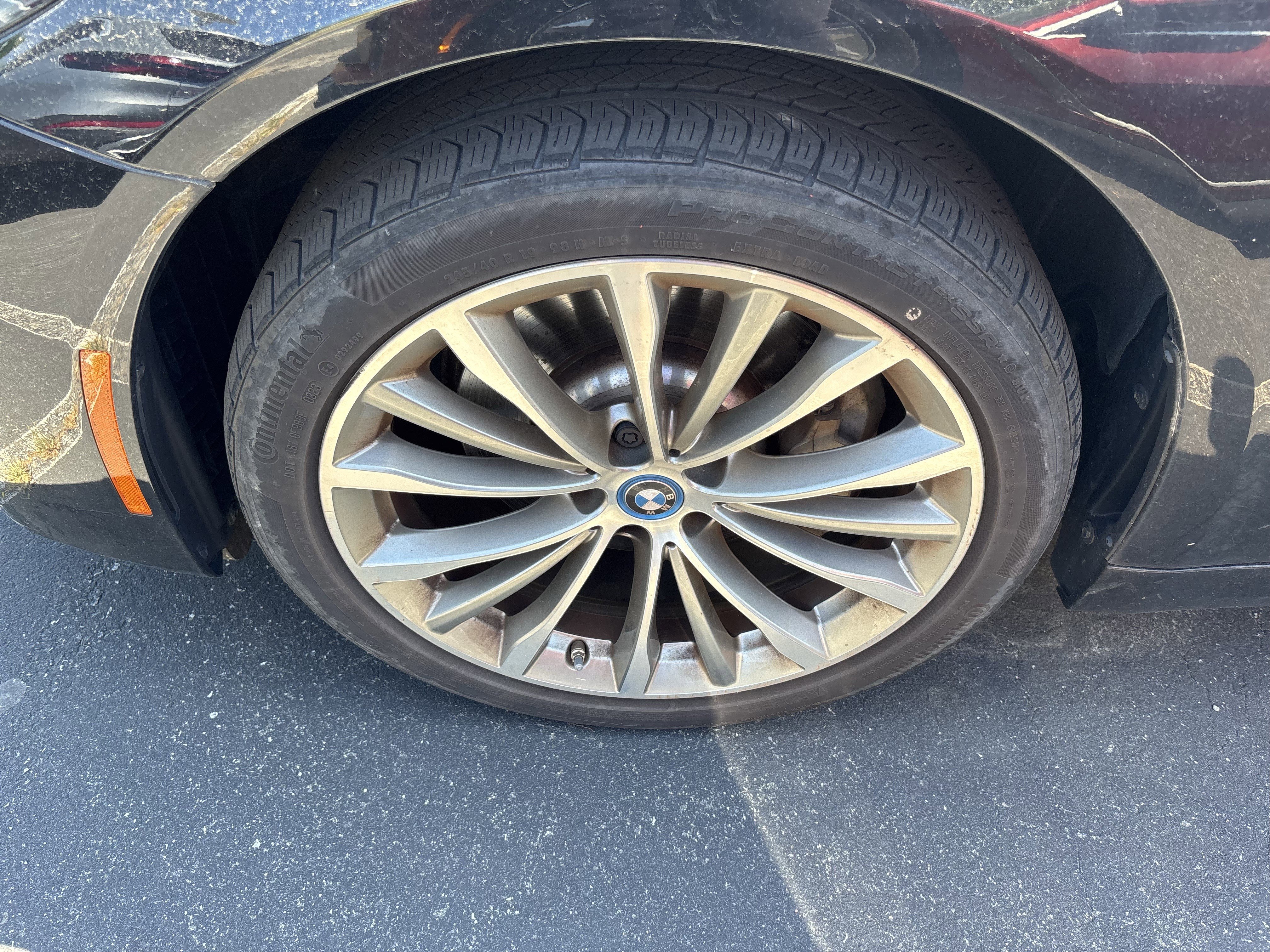 Certified 2023 BMW 530e w/ Premium Package RWD image 36