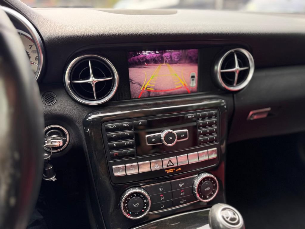 Used 2015 Mercedes-Benz SLK 250 image 17