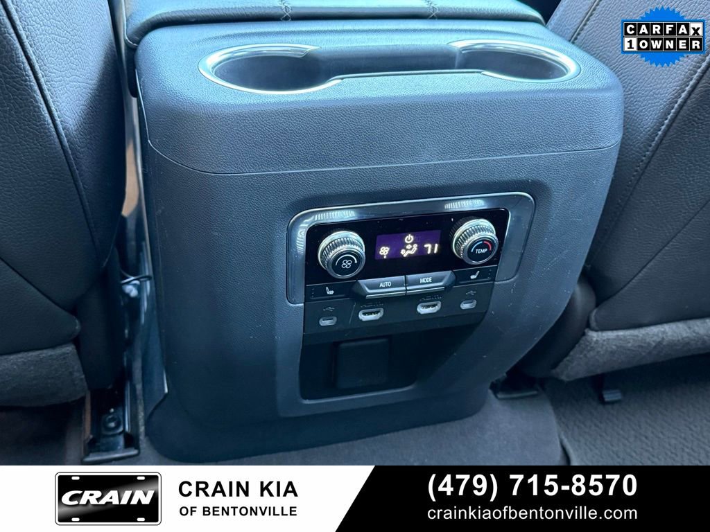 Used 2021 GMC Yukon Denali w/ Denali Premium Package image 27