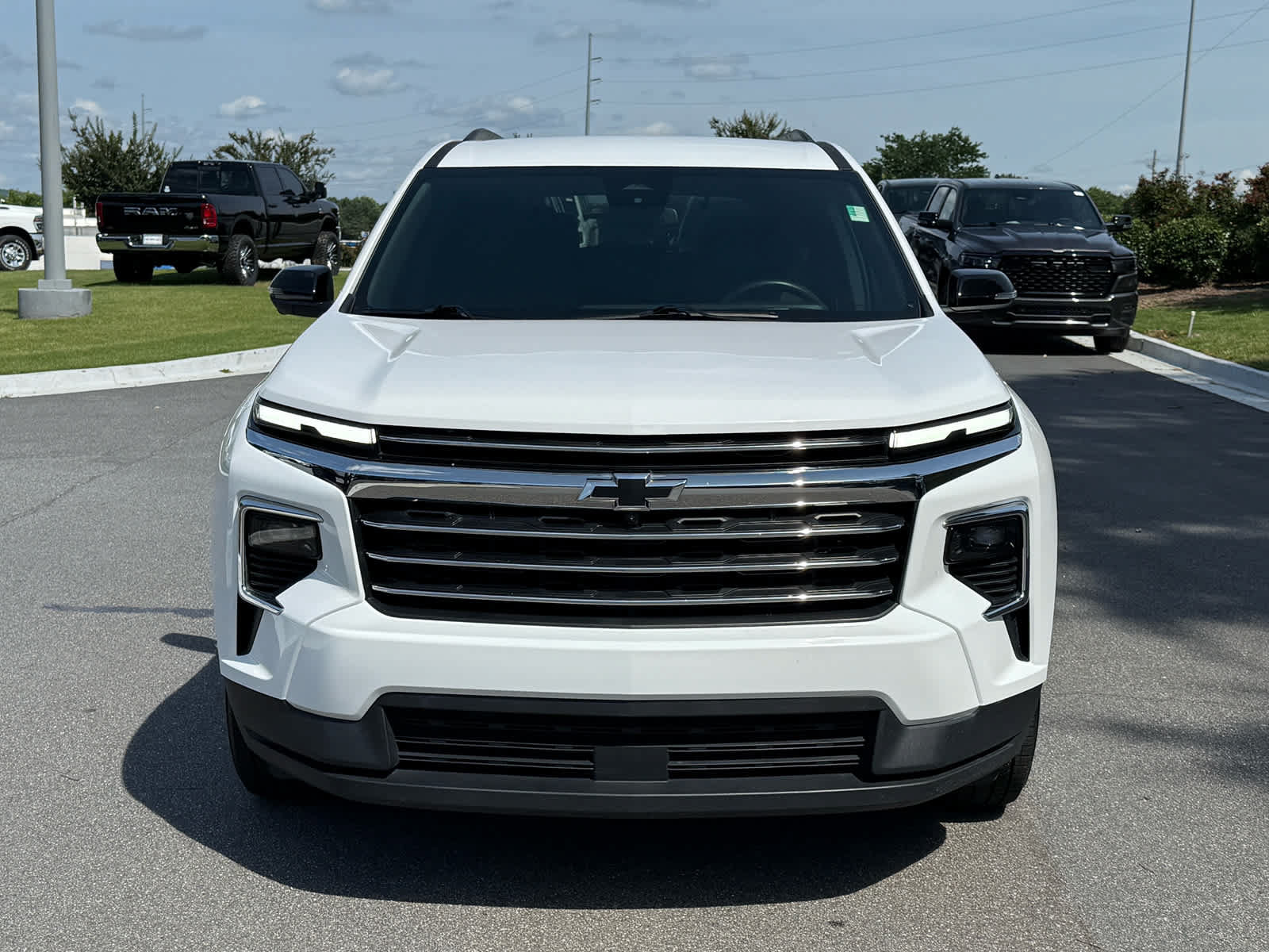 Used 2024 Chevrolet Traverse LT FWD image 8