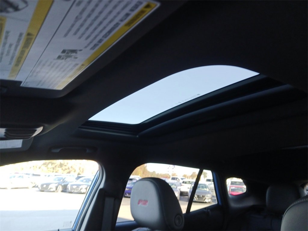 Used 2024 Chevrolet Trax RS w/ Sunroof Package image 22