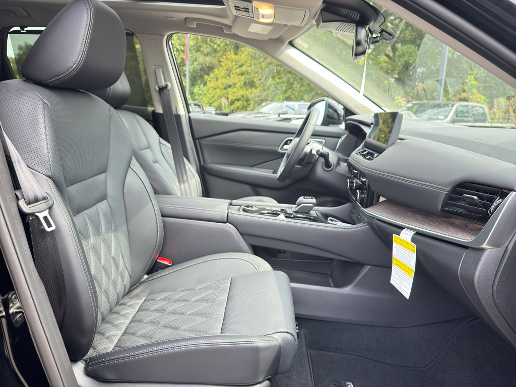 New 2026 Nissan Rogue Platinum w/ Platinum Premium Package image 16