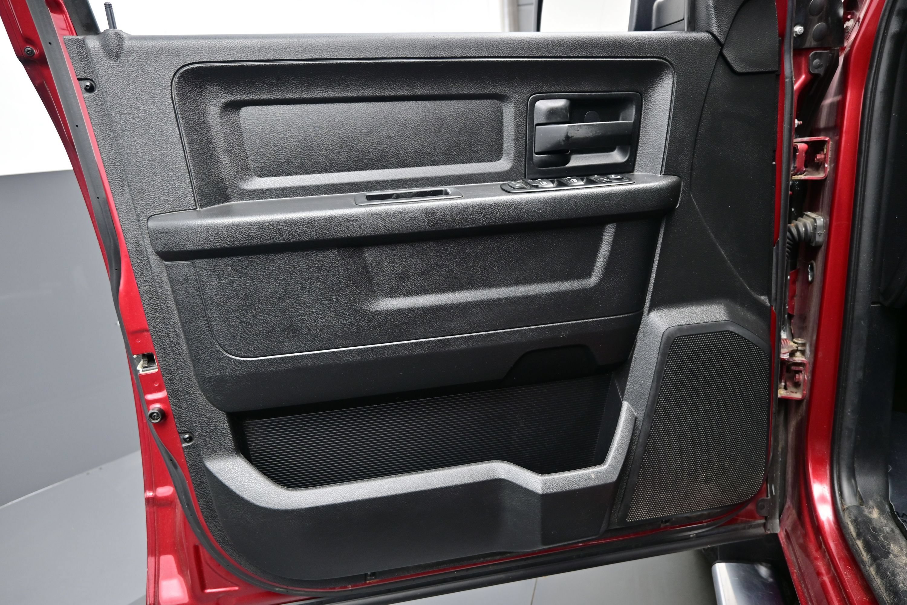 Used 2015 RAM 1500 Express AWD/4WD image 9