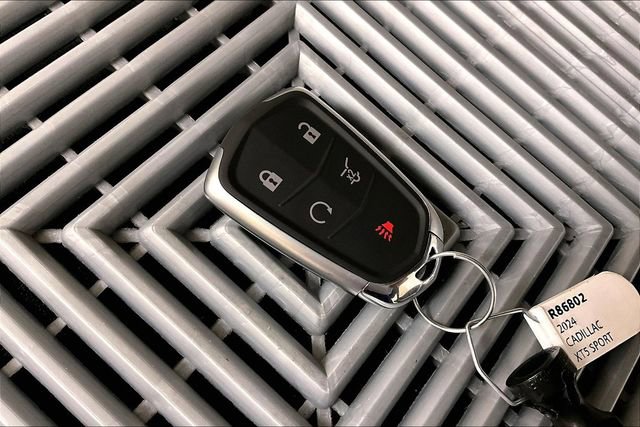 Used 2024 Cadillac XT5 Sportv w/ LPO, Floor Liner Package AWD/4WD image 11