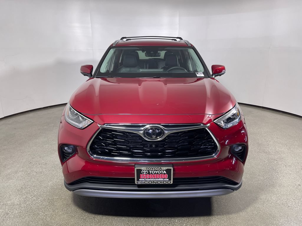 Certified 2026 Toyota Highlander Platinum AWD/4WD image 8