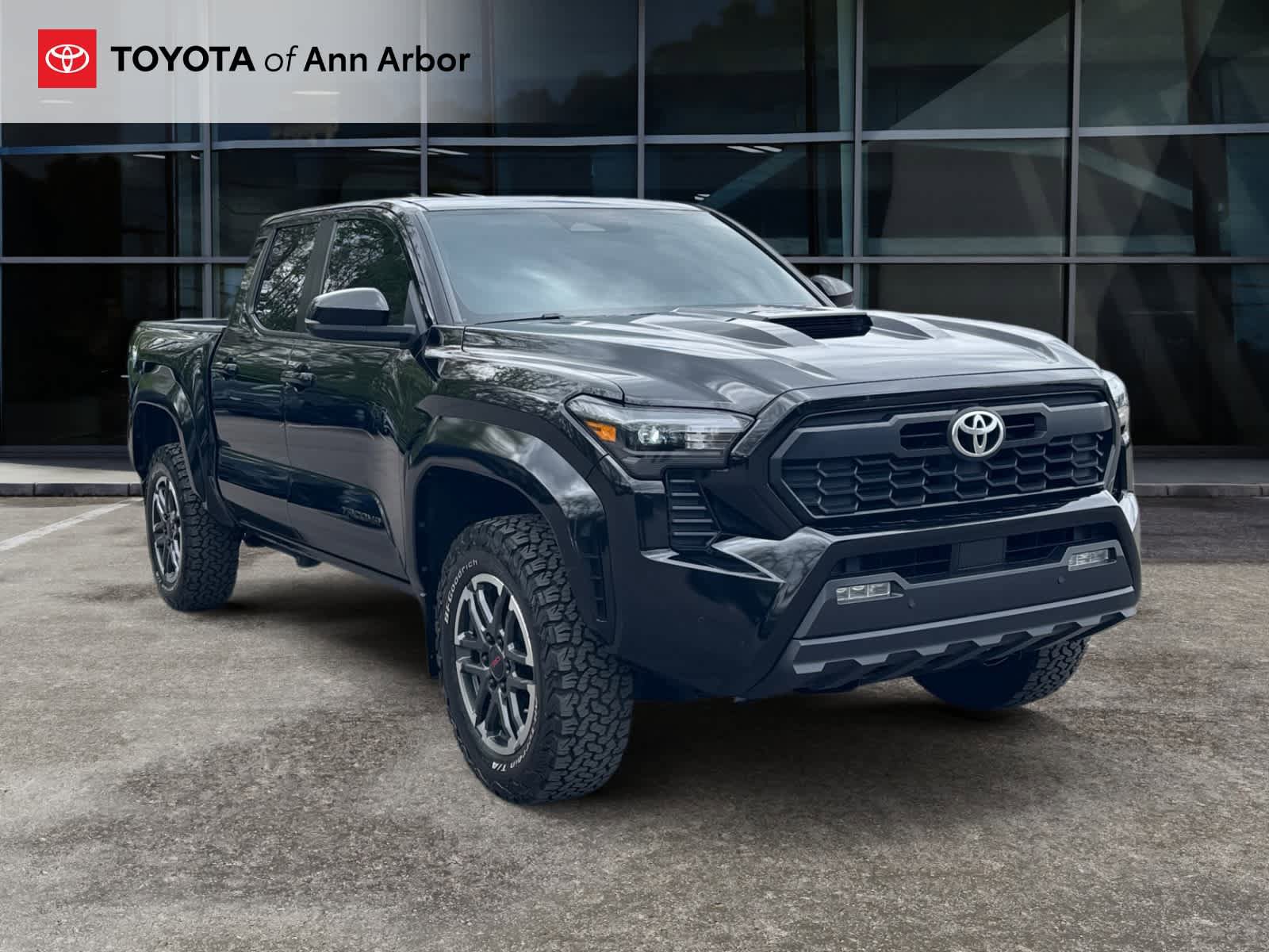 Used 2024 Toyota Tacoma TRD Sport w/ TRD Sport Upgrade Package AWD/4WD image 1