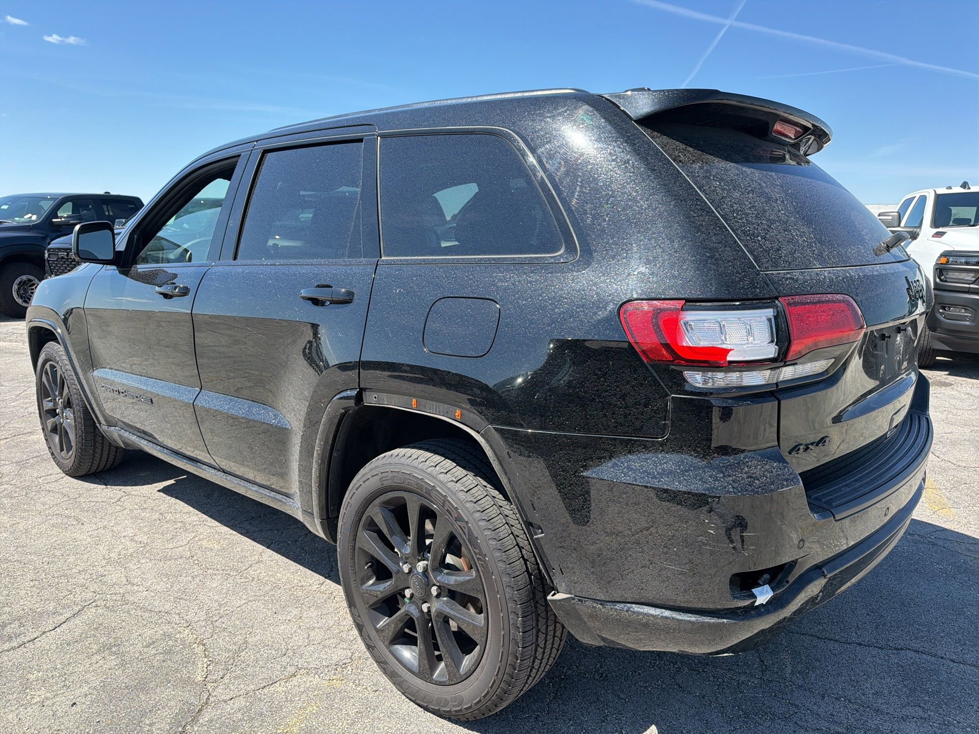 Used 2019 Jeep Grand Cherokee Altitude AWD/4WD image 4