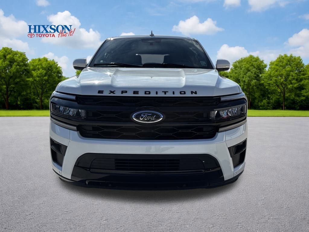 Used 2023 Ford Expedition Limited image 2