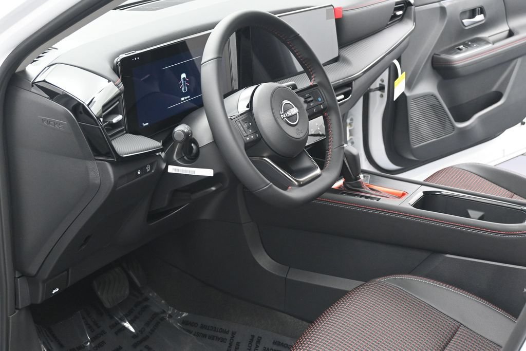 New 2026 Nissan Kicks SR w/ Cold Weather Package FWD image 7