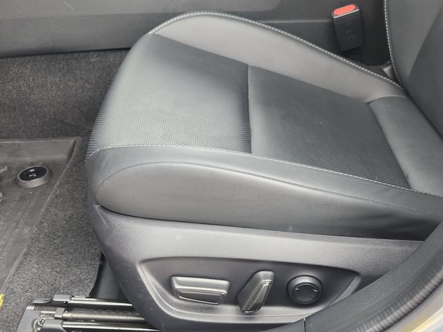 Used 2025 Toyota Prius Limited w/ Limited Premium Package FWD image 18