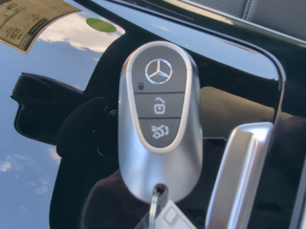 Used 2025 Mercedes-Benz GLC 300 image 14