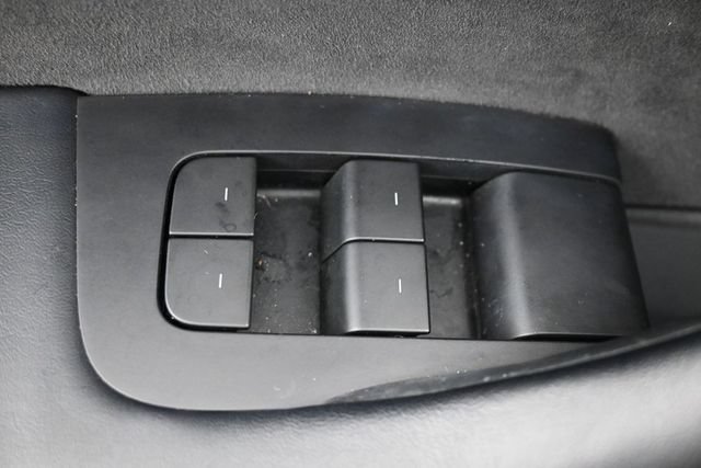 Used 2022 Tesla Model Y Long Range AWD/4WD image 13