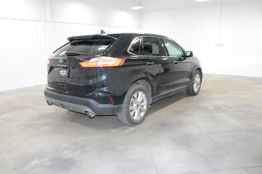 Used 2021 Ford Edge Titanium image 10