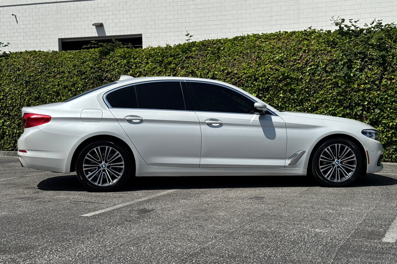 Used 2019 BMW 530i w/ Convenience Package RWD image 3