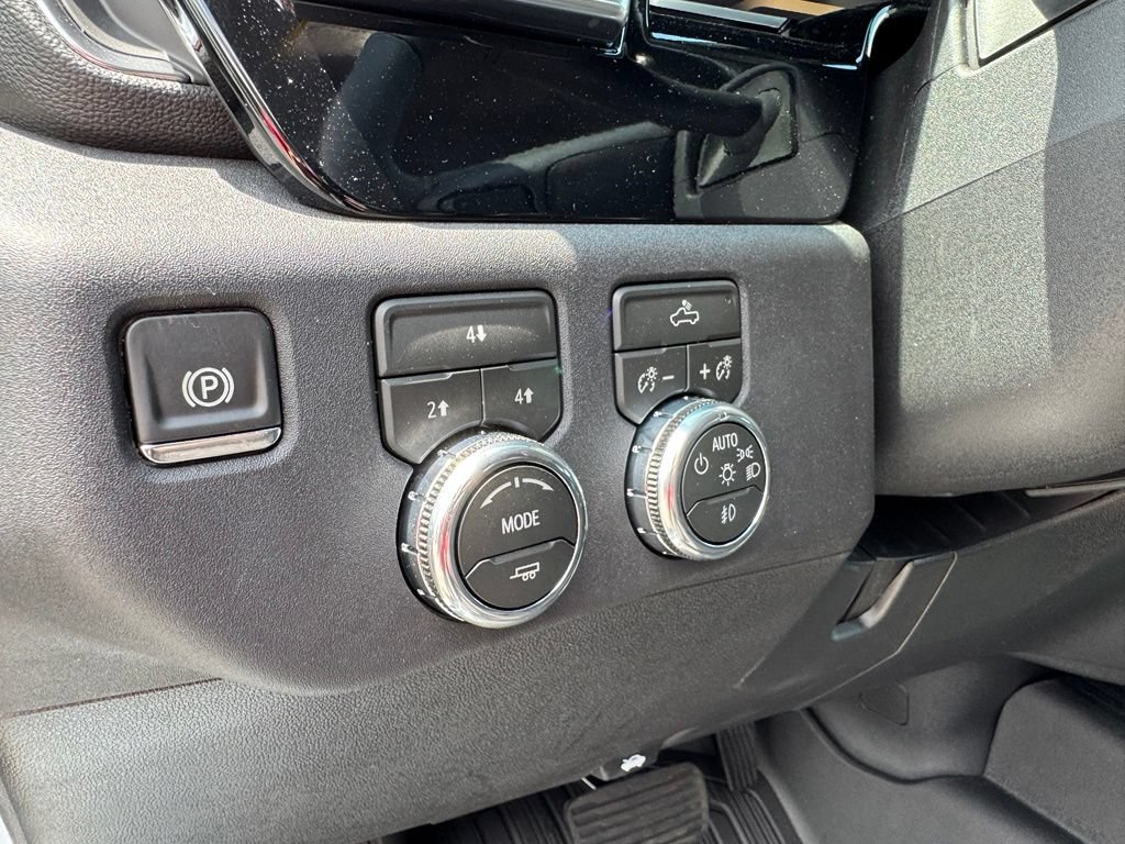New 2026 GMC Sierra 2500 SLE w/ SLE Value Package; AWD/4WD image 12