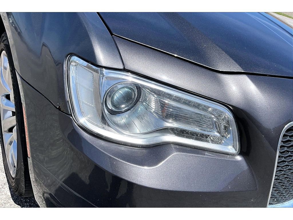 Used 2020 Chrysler 300 Limited RWD image 34