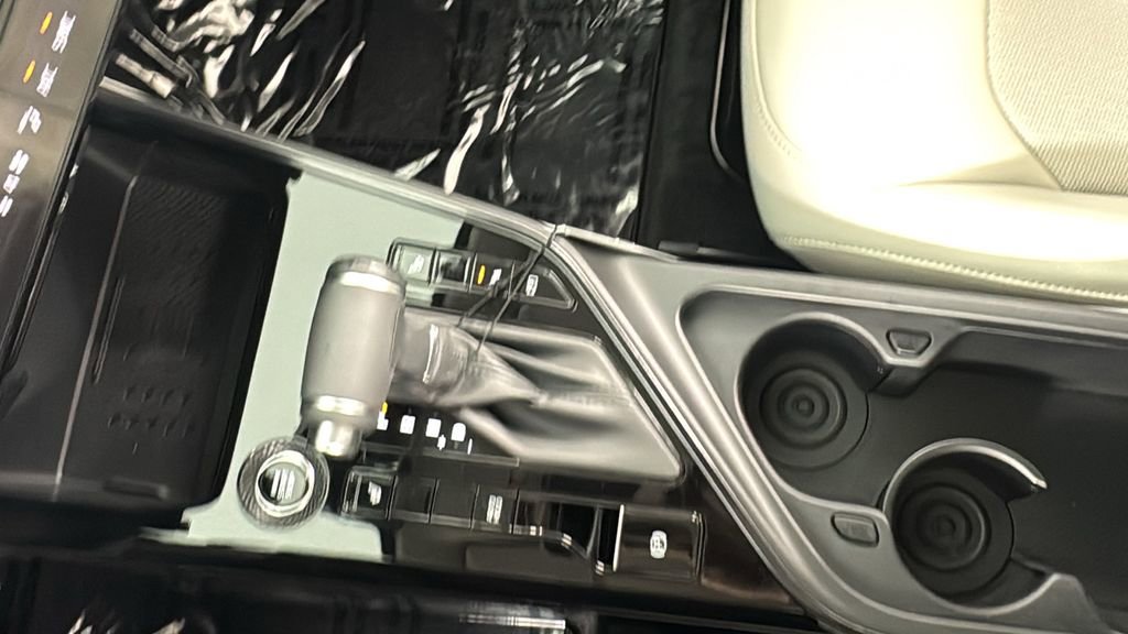 New 2025 Kia Niro EX image 28