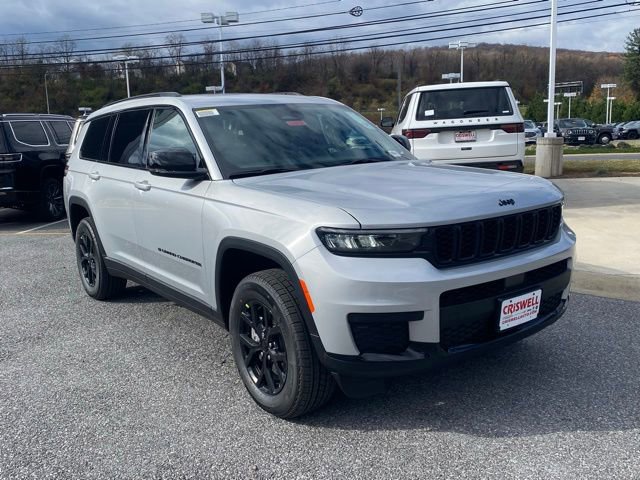 New 2025 Jeep Grand Cherokee L Altitude image 2