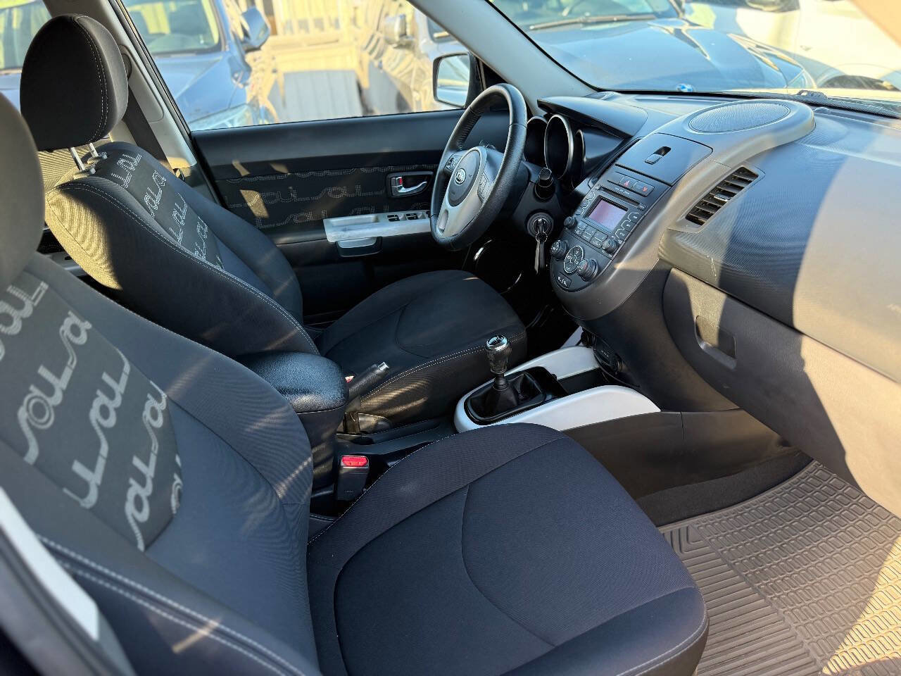 Used 2012 Kia Soul + FWD image 14
