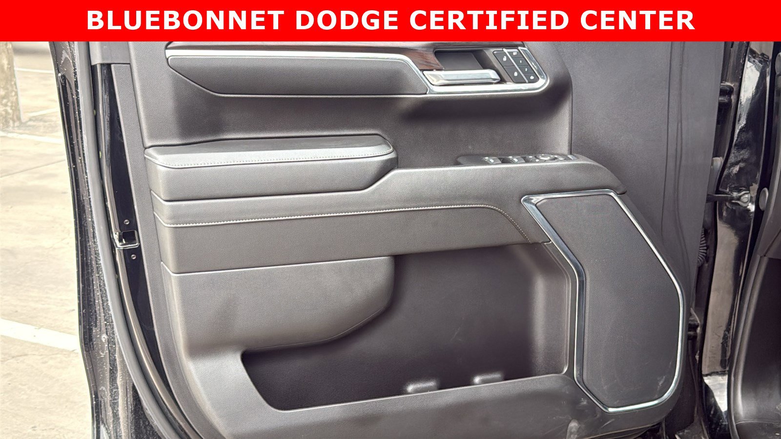 Used 2024 GMC Sierra 1500 SLT image 11