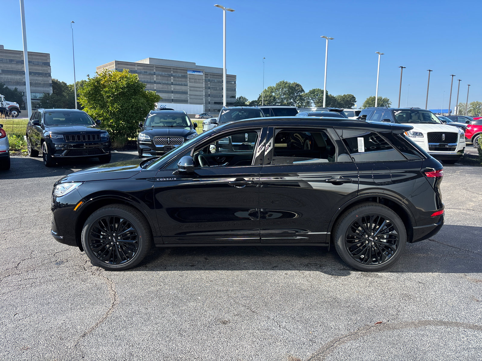 New 2026 Lincoln Corsair Reserve w/ Jet Appearance Package image 4