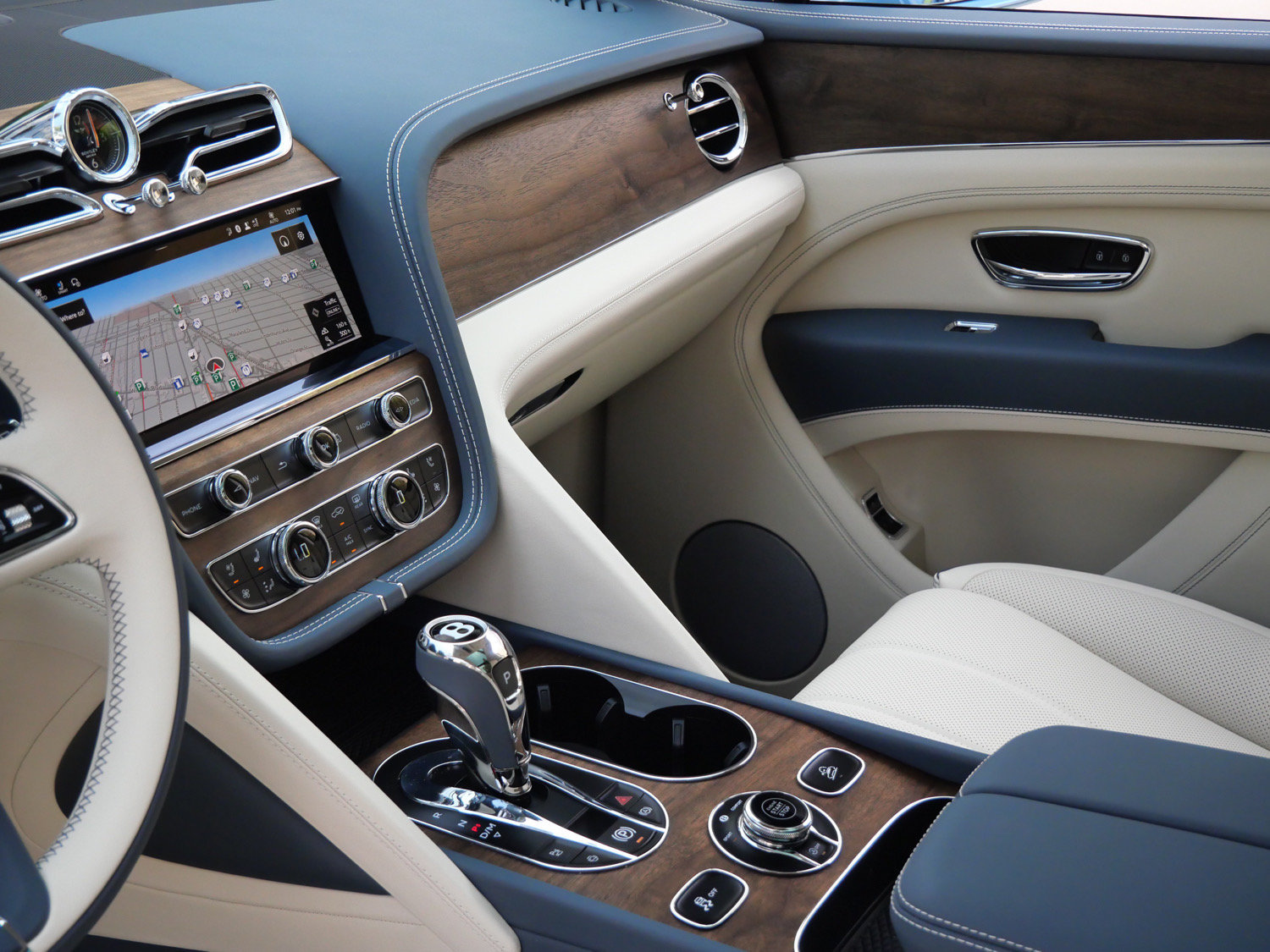 New 2026 Bentley Bentayga AWD/4WD image 14