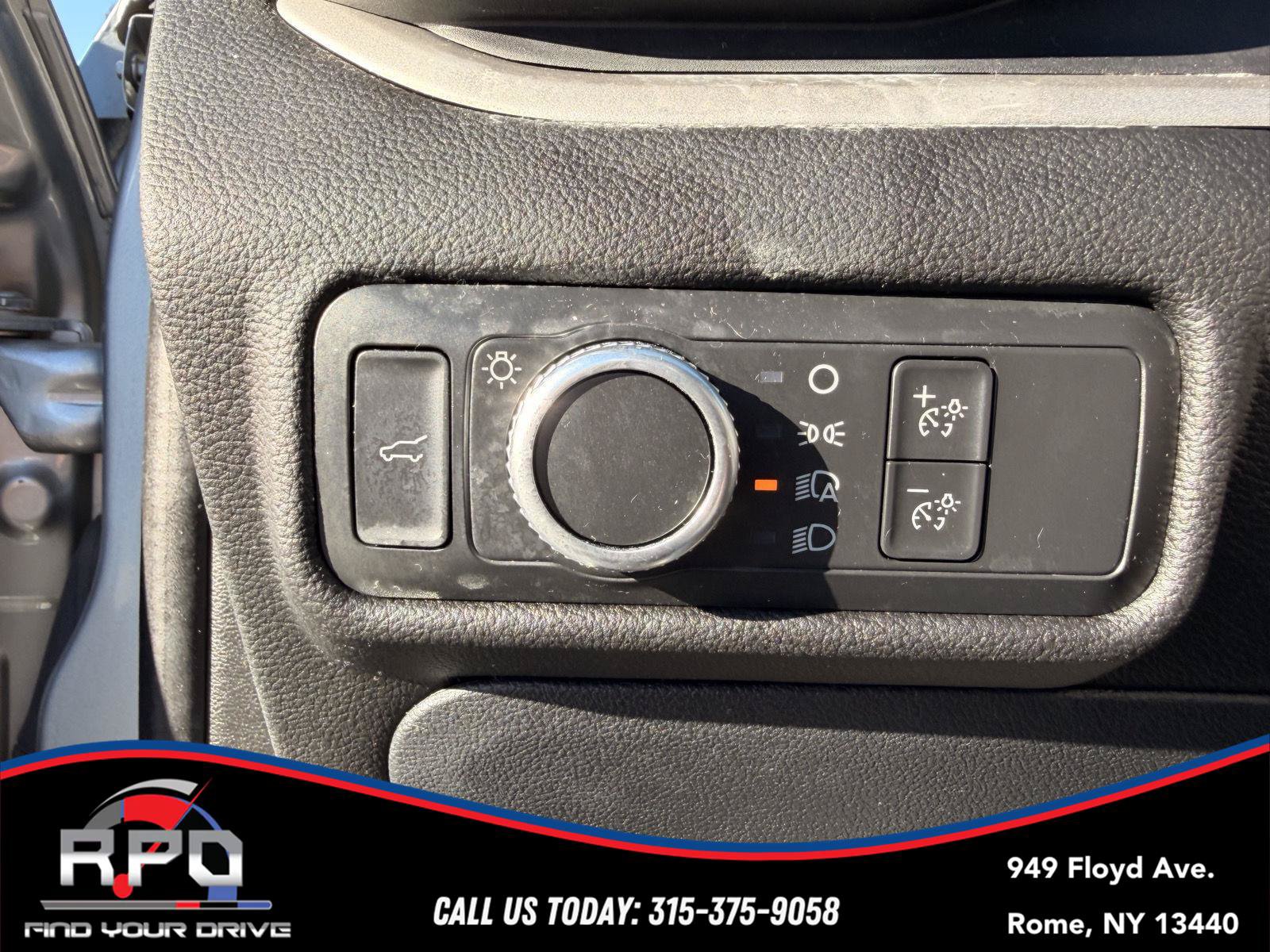 Used 2022 Ford Explorer XLT AWD/4WD image 26