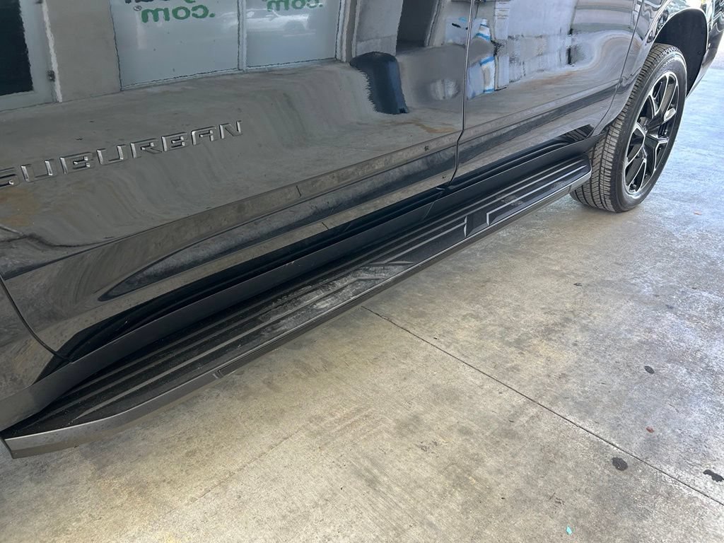 Used 2026 Chevrolet Suburban RST w/ Comfort Package RWD image 19