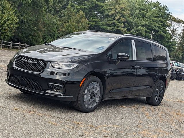 New 2026 Chrysler Pacifica Limited image 6