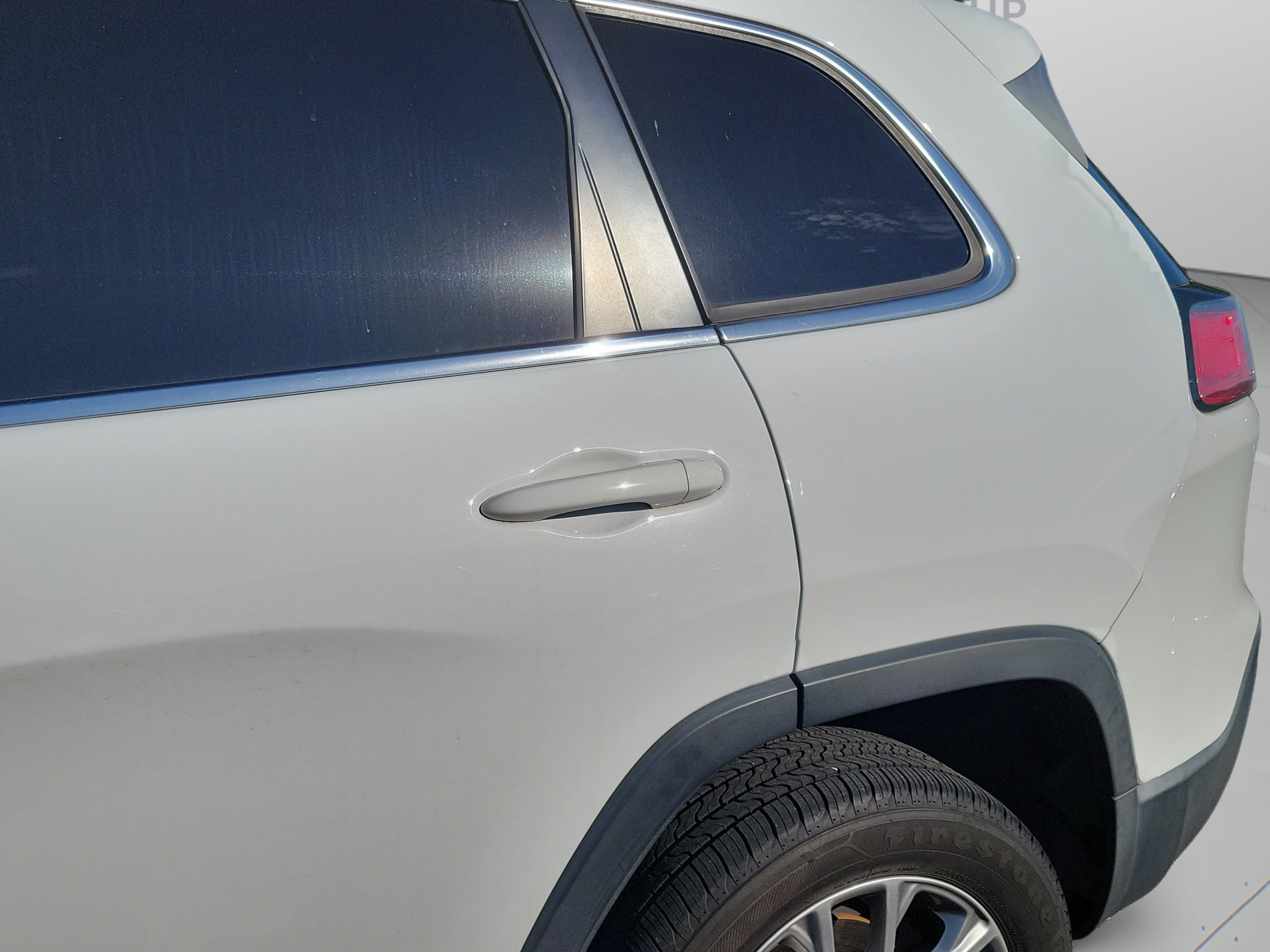 Used 2020 Jeep Cherokee Latitude Plus w/ Cold Weather Group FWD image 21