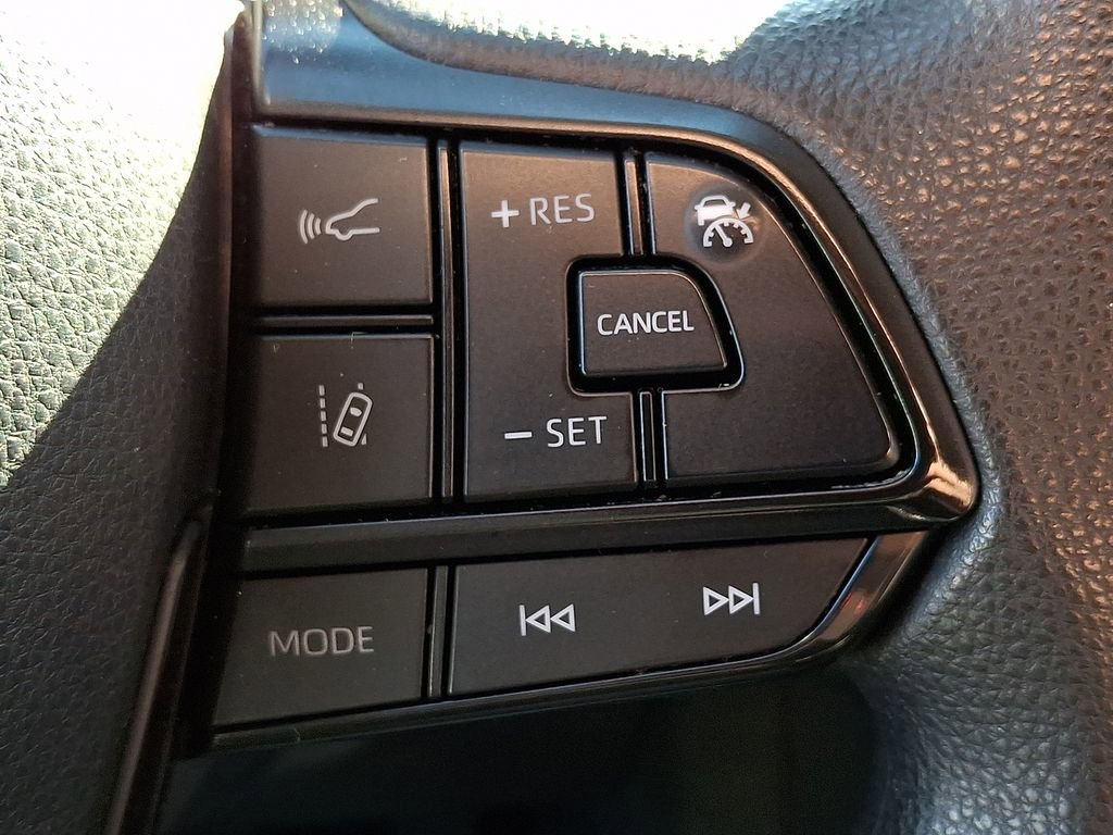 Used 2023 Toyota Sienna LE image 23