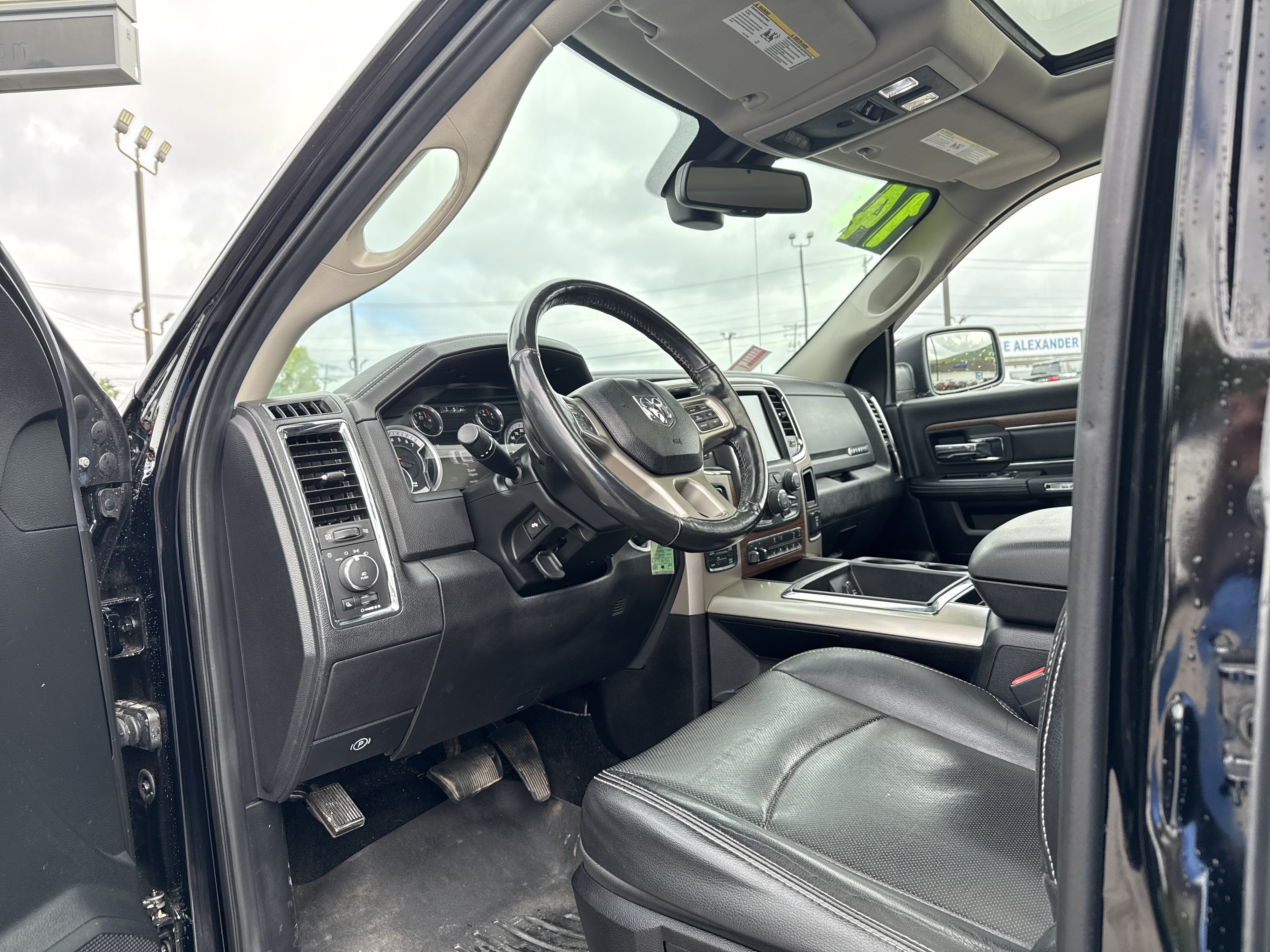 Used 2014 RAM 1500 Laramie AWD/4WD image 15