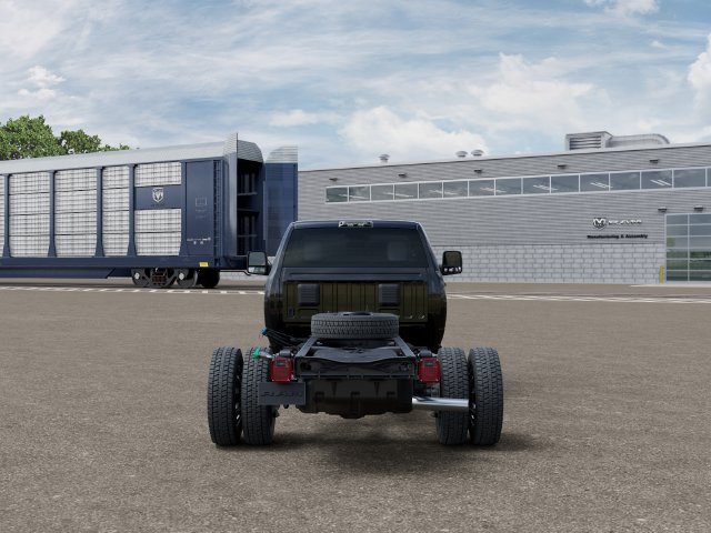 New 2026 RAM 4500 Tradesman w/ Chrome Appearance Group AWD/4WD image 7