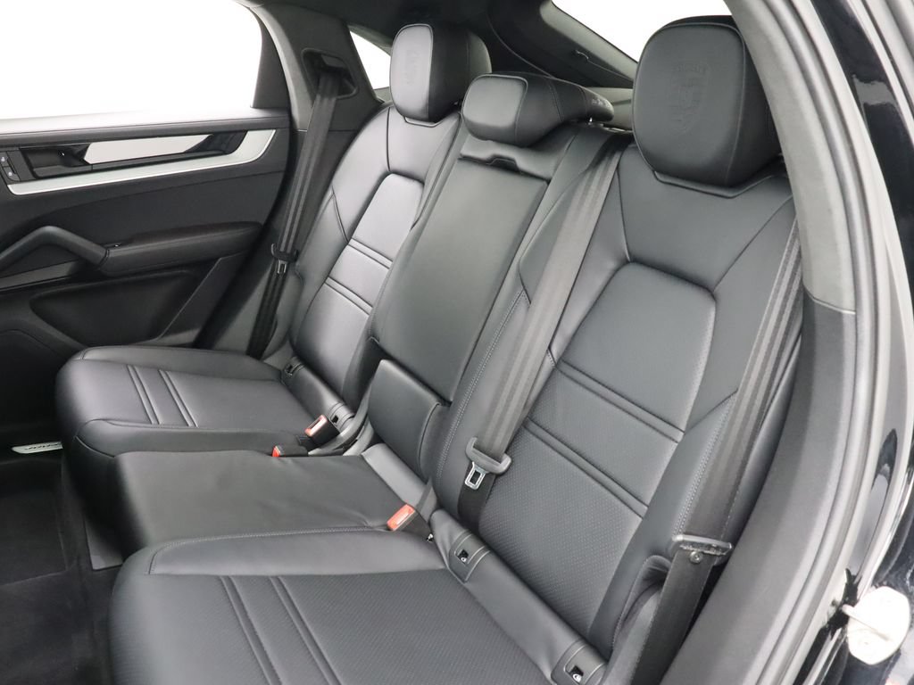 Used 2024 Porsche Cayenne Coupe w/ Premium Package Plus AWD/4WD image 35