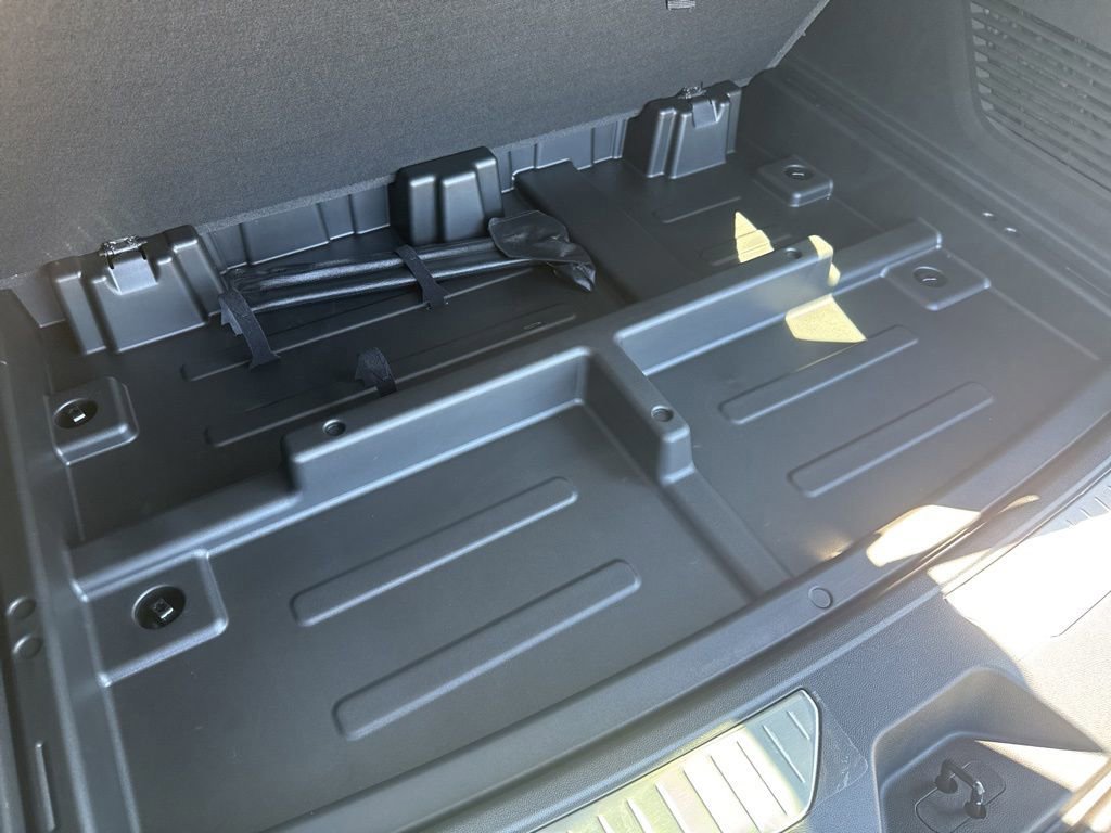 New 2025 GMC Yukon XL Denali w/ Sun & Power Step Package image 64