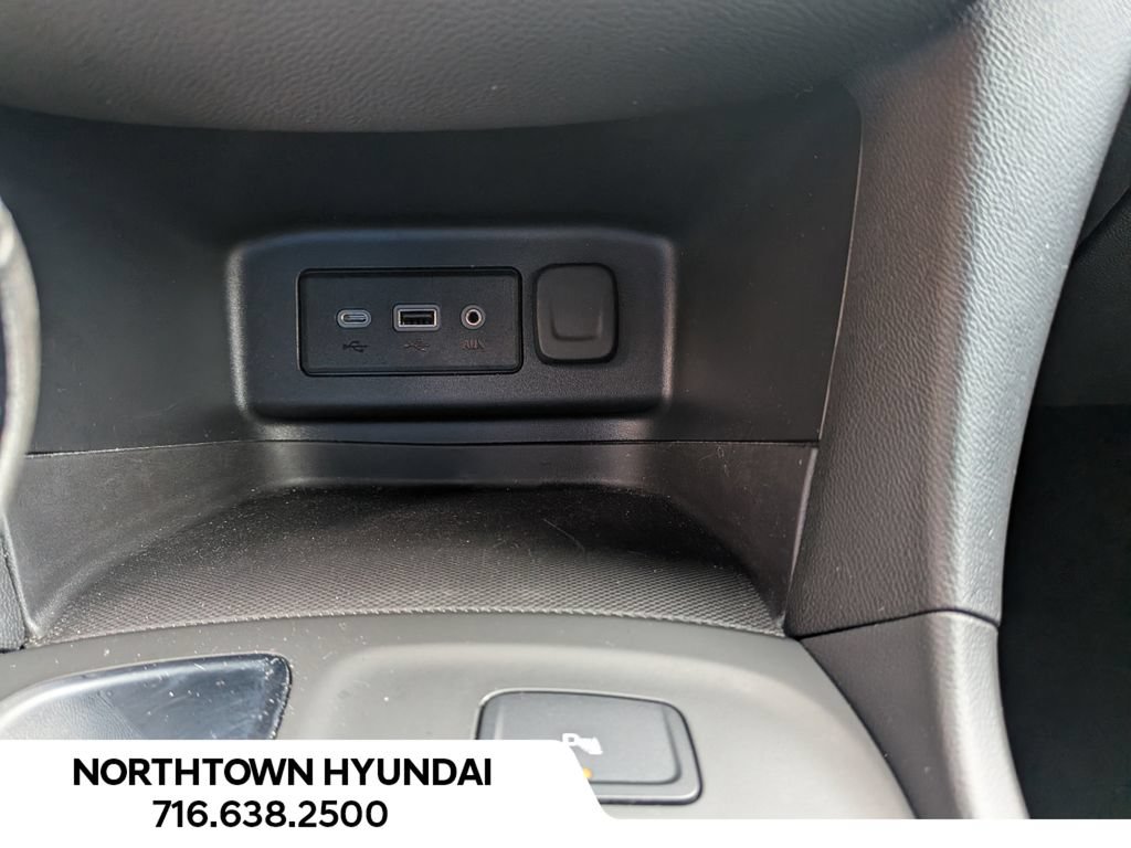 Used 2023 Chevrolet Equinox LT FWD image 12