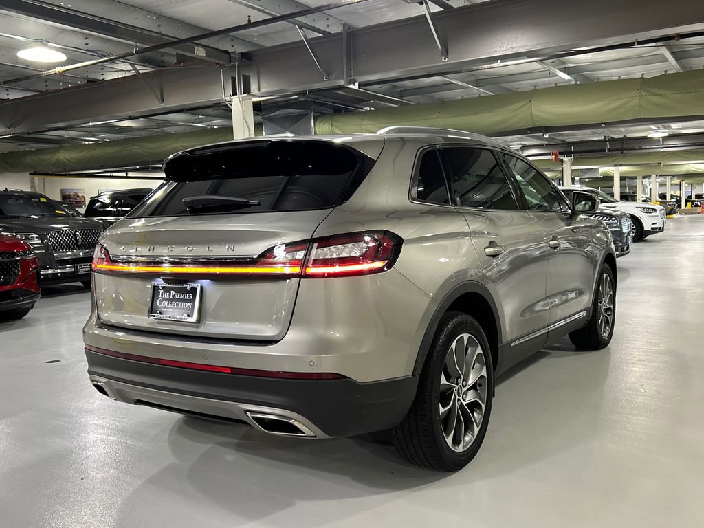 Used 2023 Lincoln Nautilus Reserve AWD/4WD image 2