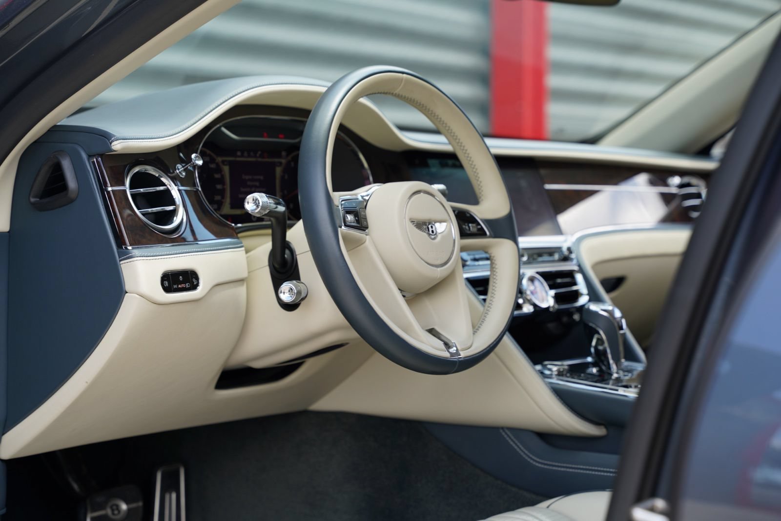 Used 2020 Bentley Flying Spur W12 AWD/4WD image 16