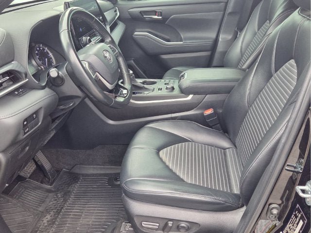 Used 2023 Toyota Highlander XSE AWD/4WD image 10