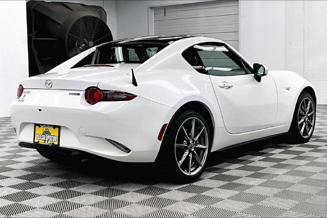 Used 2021 MAZDA MX-5 Miata RF Grand Touring RWD image 13