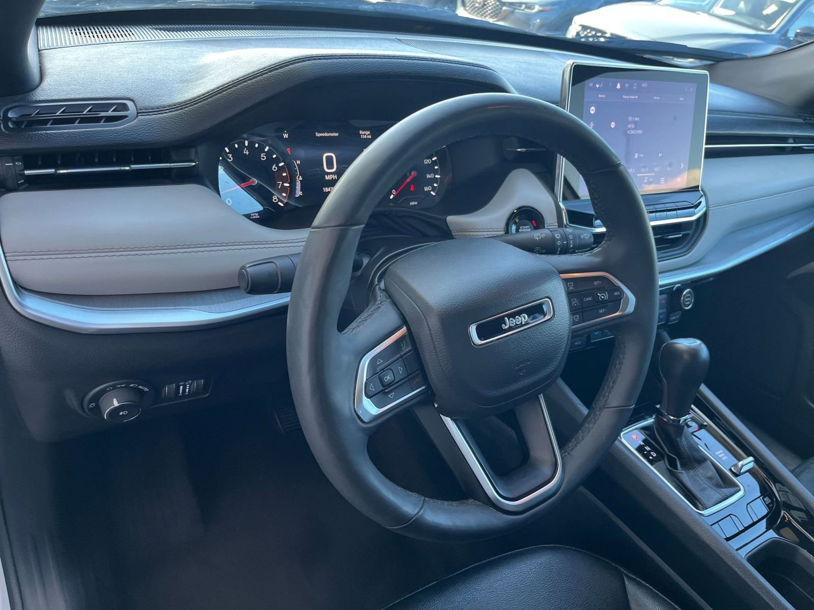 Used 2025 Jeep Compass Limited image 35