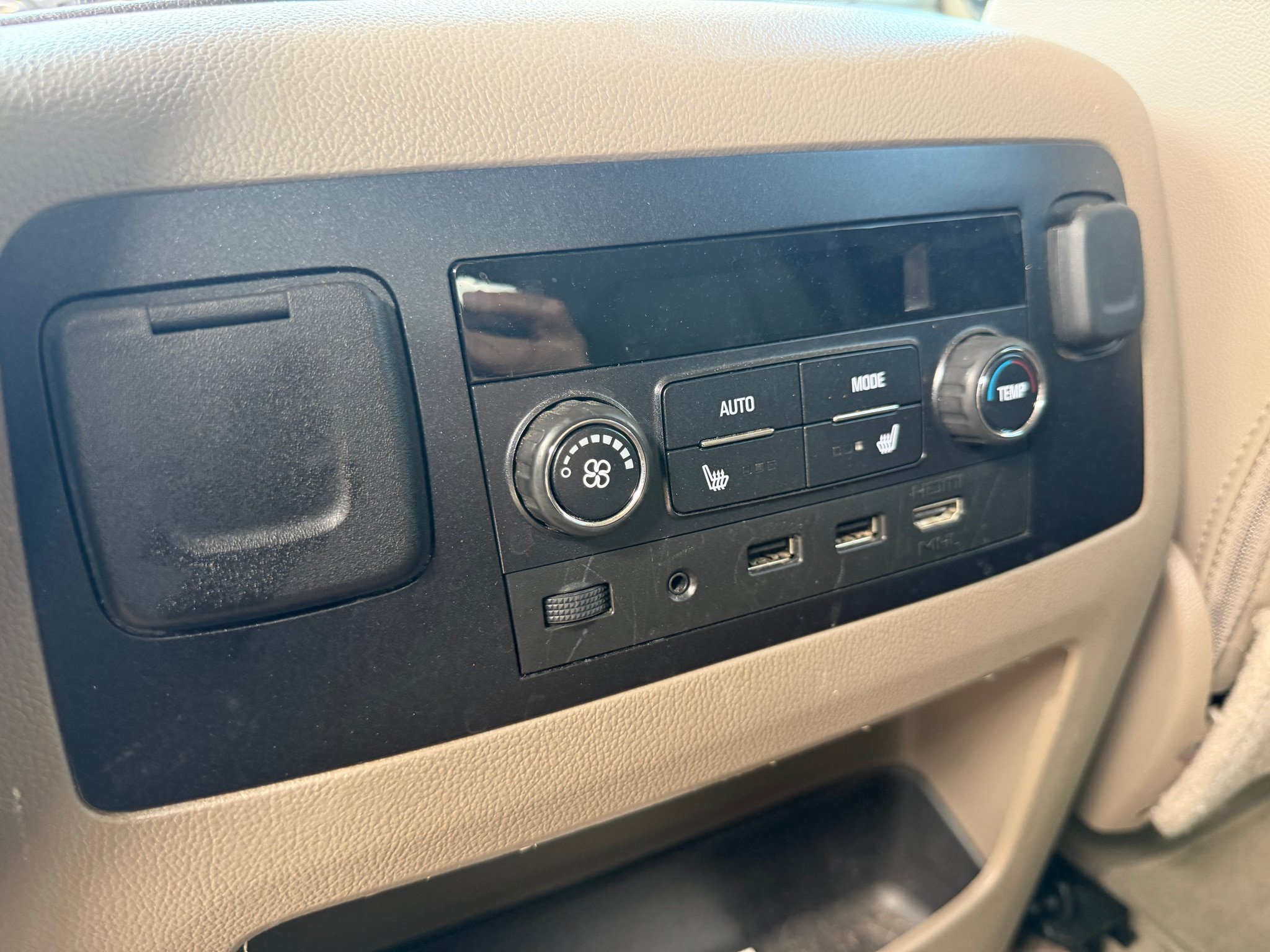 Used 2019 Chevrolet Tahoe Premier AWD/4WD image 11